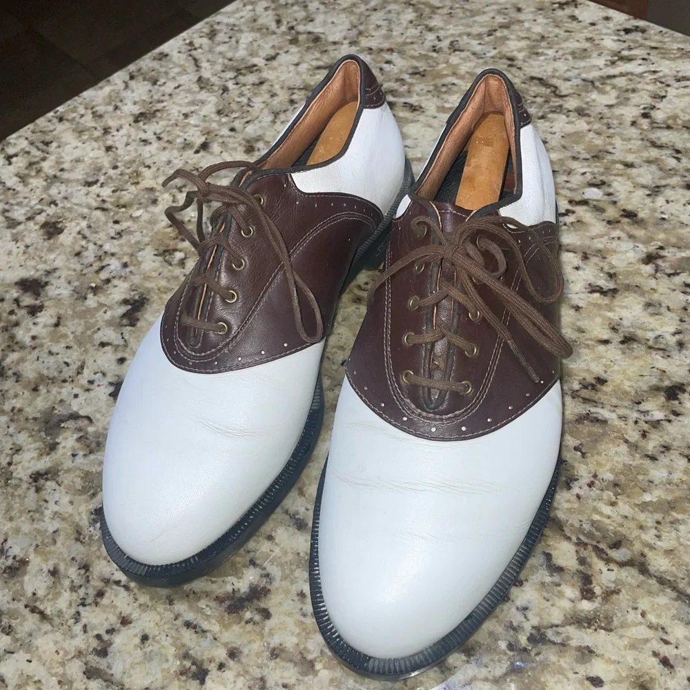 Vintage Adidas Men's Leather Saddle Golf Shoes 9 1/2 in excellent condition - Picture 1 of 5